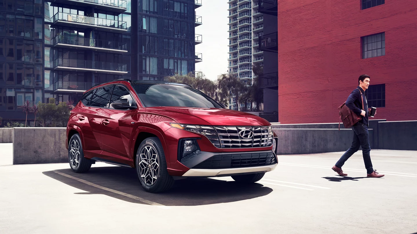 2024-tucson-hev-n-line-0096-talent_16-9