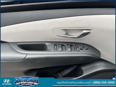 2023 Hyundai TUCSON SE