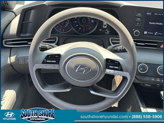 2023 Hyundai ELANTRA SE