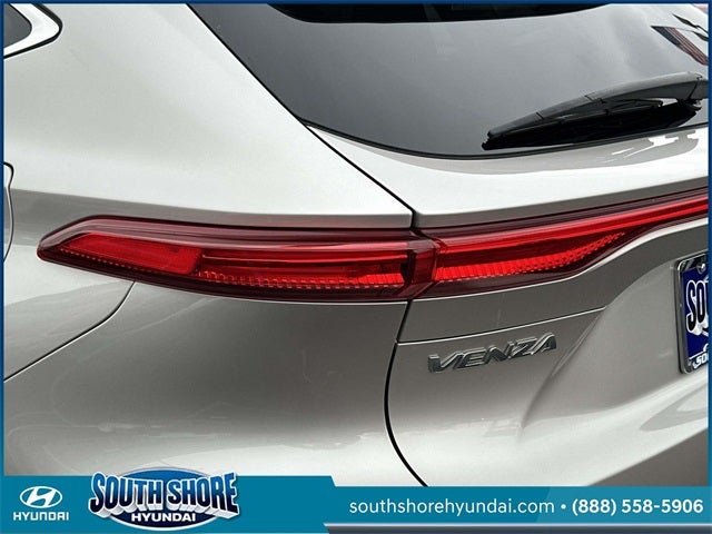 2023 Toyota Venza LE