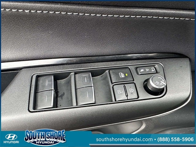 2023 Toyota Venza LE