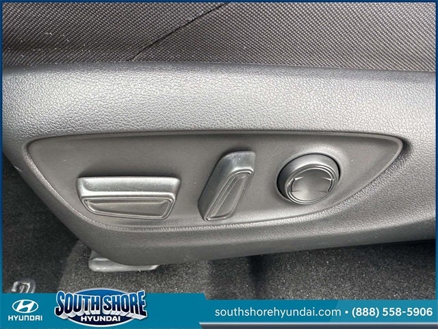 2023 Toyota Venza LE