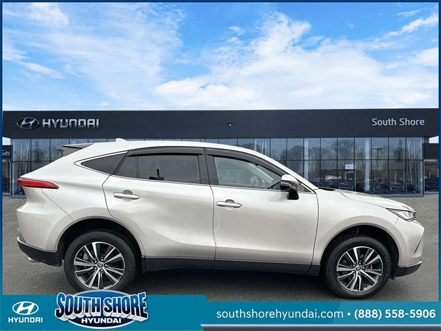 2023 Toyota Venza LE