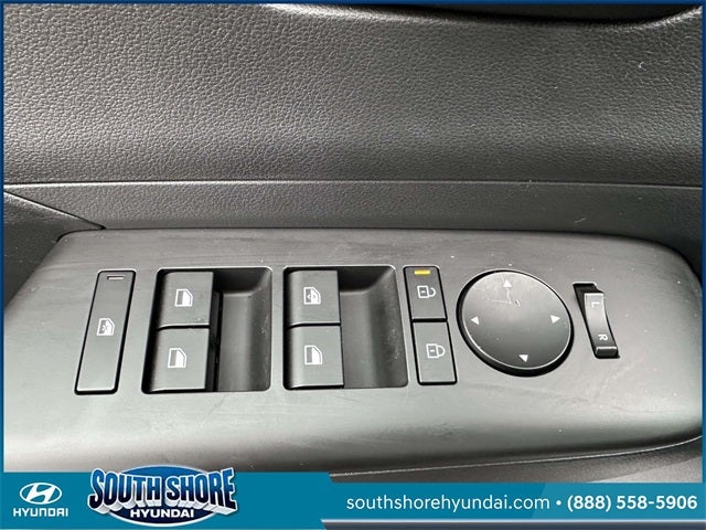 2025 Hyundai KONA SE