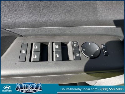 2024 Hyundai KONA SE