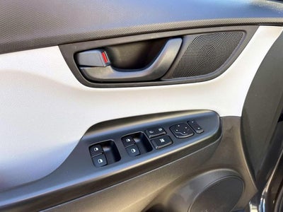 2023 Hyundai KONA SE