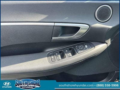 2025 Hyundai SONATA SE