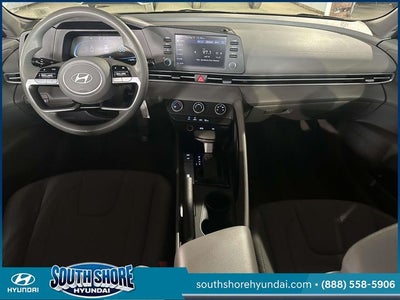 2024 Hyundai ELANTRA SE