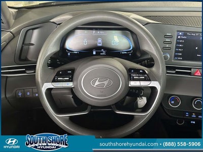 2024 Hyundai ELANTRA SE