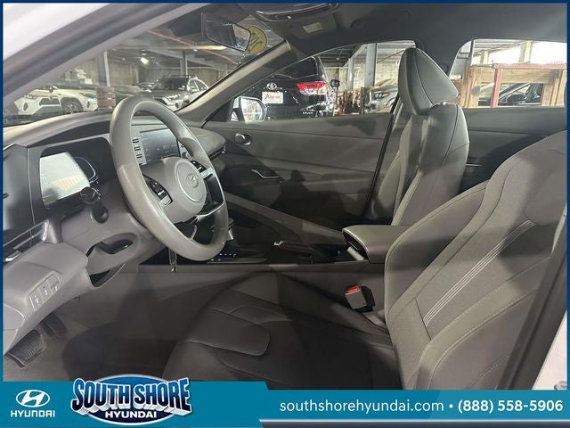 2024 Hyundai ELANTRA SE
