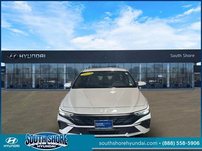 2024 Hyundai ELANTRA SE