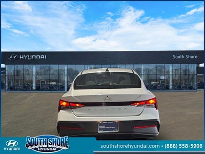 2024 Hyundai ELANTRA SE