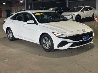 2024 Hyundai ELANTRA SE