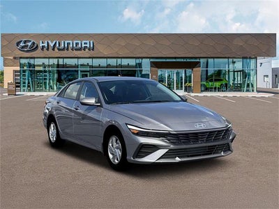 2026 Hyundai ELANTRA SE