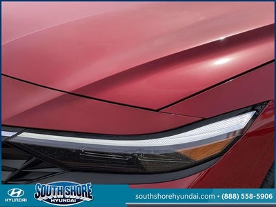 2025 Hyundai ELANTRA SE