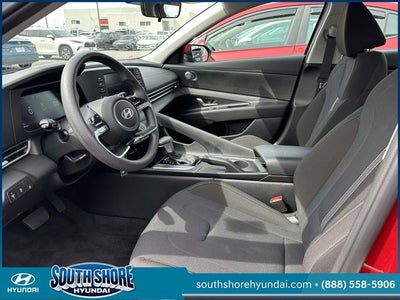 2025 Hyundai ELANTRA SE