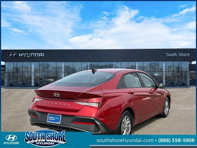 2025 Hyundai ELANTRA SE