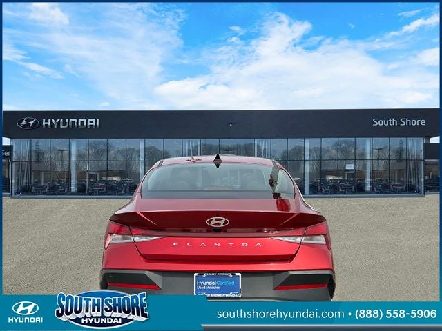 2025 Hyundai ELANTRA SE