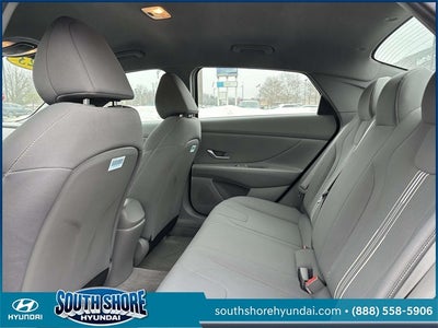 2023 Hyundai ELANTRA SEL