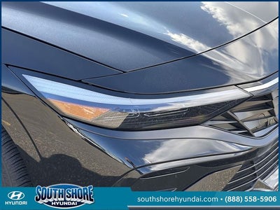 2025 Hyundai ELANTRA Limited