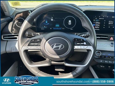 2025 Hyundai ELANTRA Limited