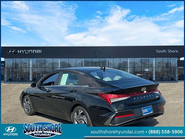 2025 Hyundai ELANTRA Limited